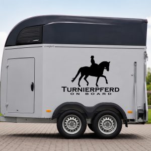 Aufkleber „Turnierpferd on Board“ – Dressur